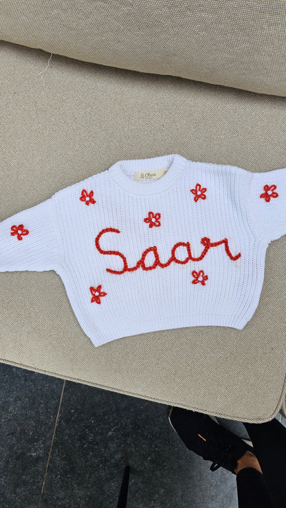 Sweater met naam en bloemen (max. 7 stuks)