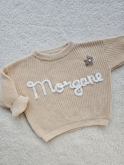 Sweater met naam en bloem