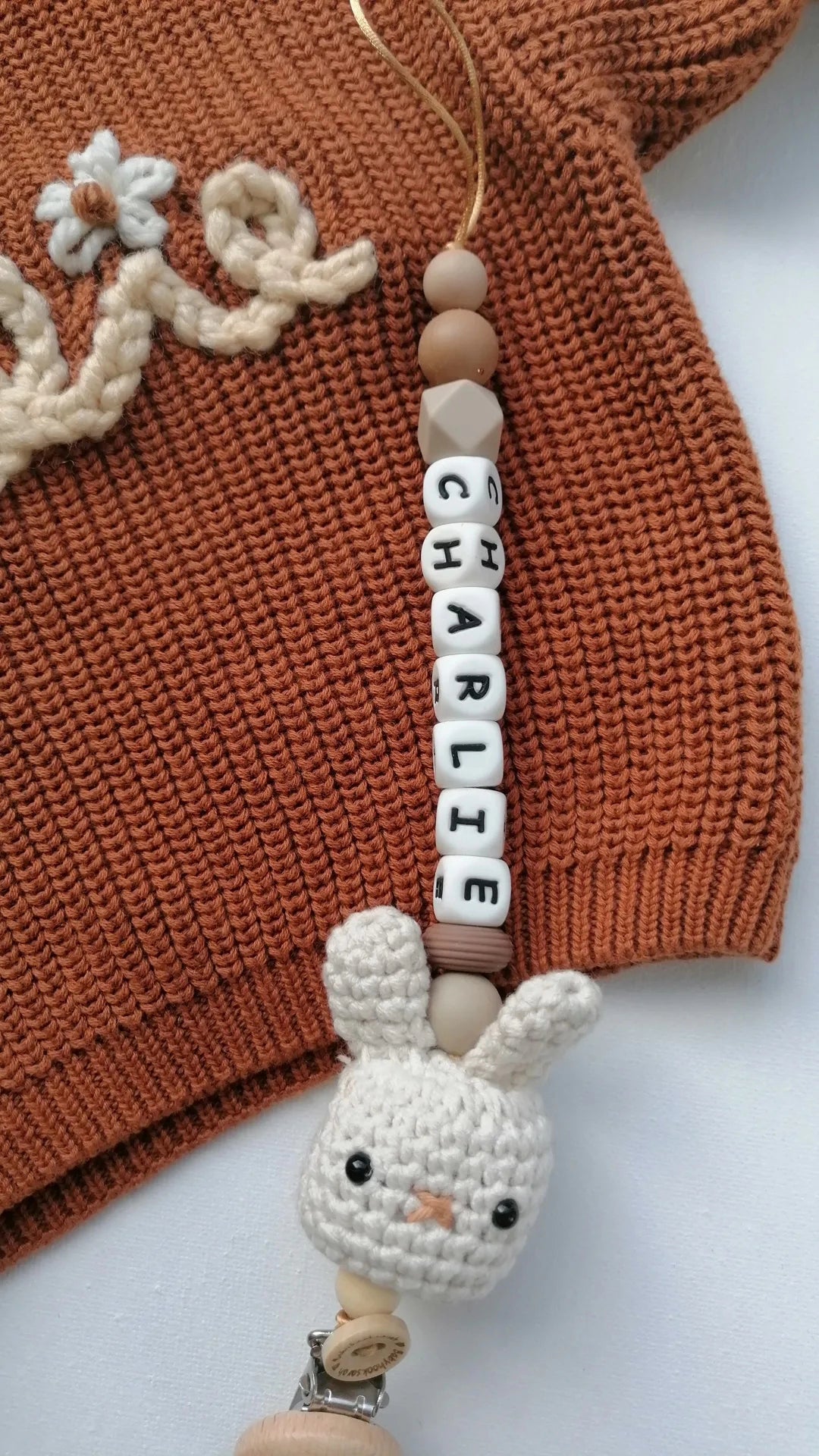 Speenkoord Konijn beige gehaakt