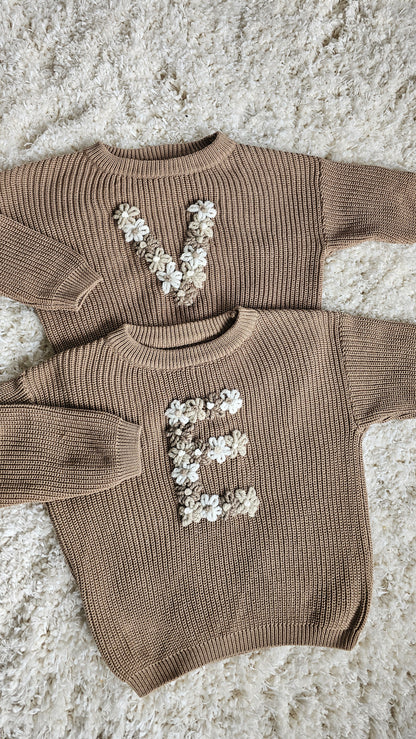 Sweater bloemenletter