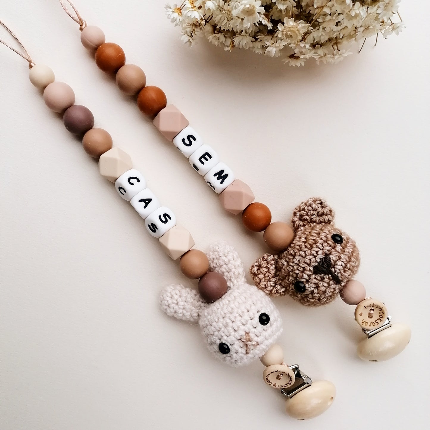 Speenkoord Konijn beige gehaakt