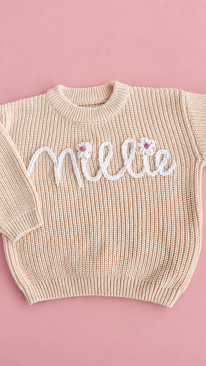 Sweater met naam en bloem