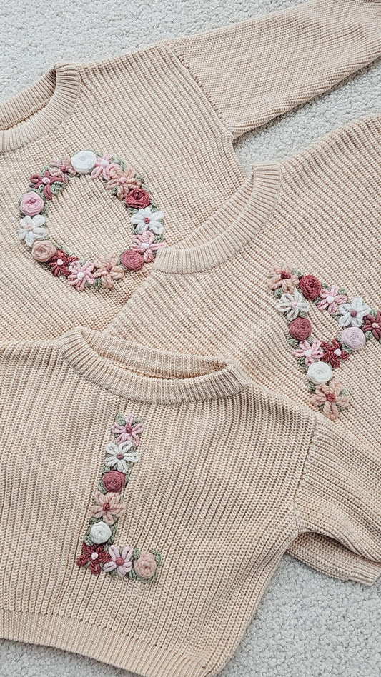 Sweater bloemenletter